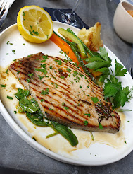 Verse gegrilde vis met seizoensgroenten